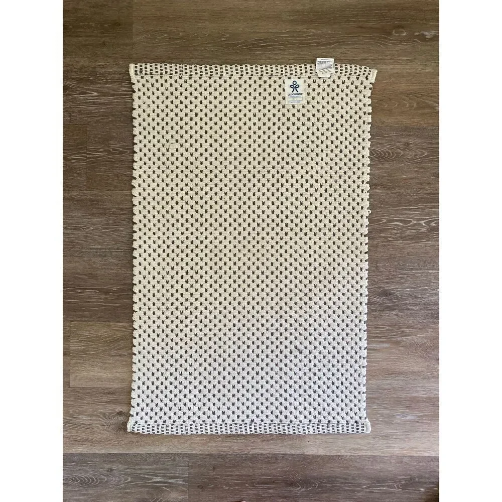Threshold Gray White Dot Bath Mat